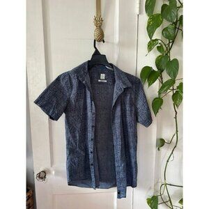 Calvin Klein men’s size medium short sleeve shirt